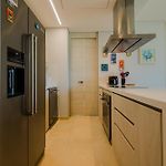 2Br Apartment With Balcony And Amazing Views
