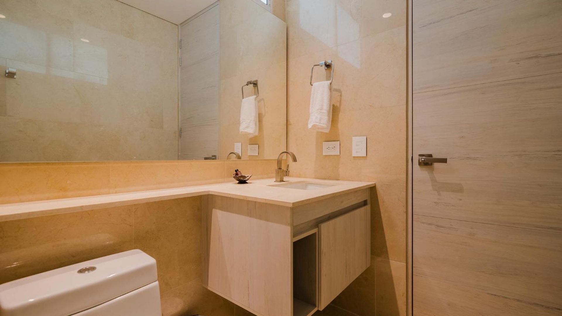 2br With Balcony And Amazing Views Apartamento