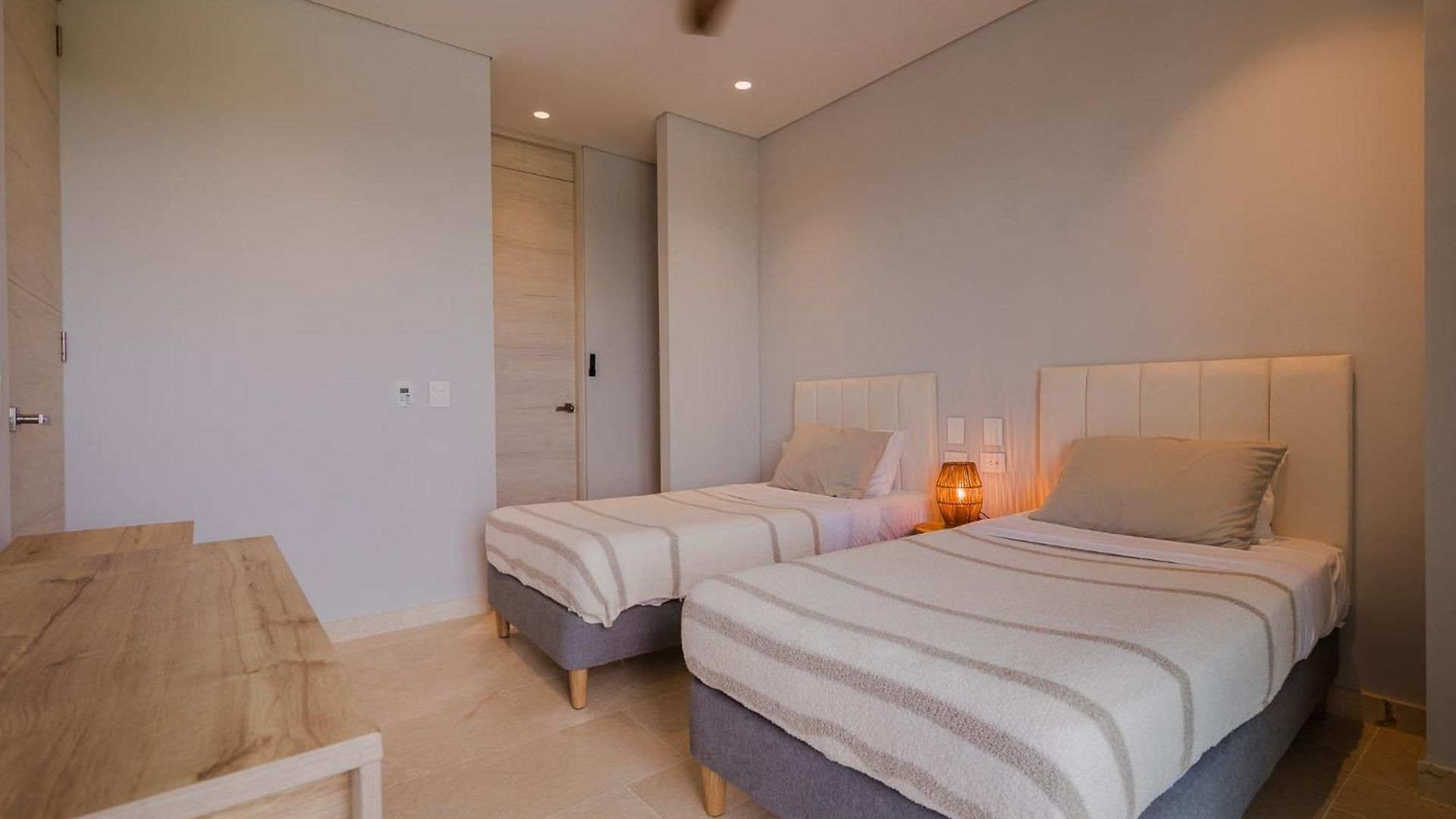 2br With Balcony And Amazing Views