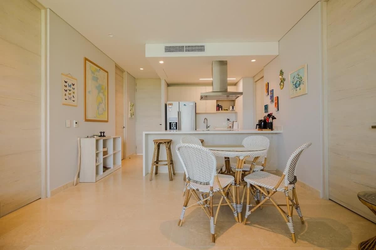 2br With Balcony And Amazing Views *