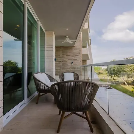 2br With Balcony And Amazing Views