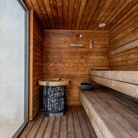 2br With Balcony And Amazing Views *